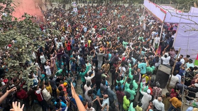 হবিগঞ্জে হামজার বাড়িতে জনসমুদ্র, বাফুফে কর্তারা ফিরলেন ঢাকায়