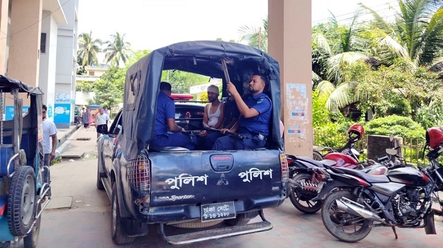 চুয়াডাঙ্গায় পিতা-পুত্রকে কুপিয়ে হত্যা, আটক ২