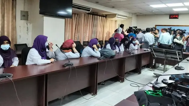 আদ্-দ্বীনের ক্লাস বন্ধ, ডিজির সাক্ষাৎ পেতে দপ্তরে দপ্তরে শিক্ষার্থীরা