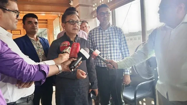 ১০ হাজার মেগাওয়াট বিদ্যুৎ সোলার থেকে উৎপাদন করা হবে : বাণিজ্যমন্ত্রী