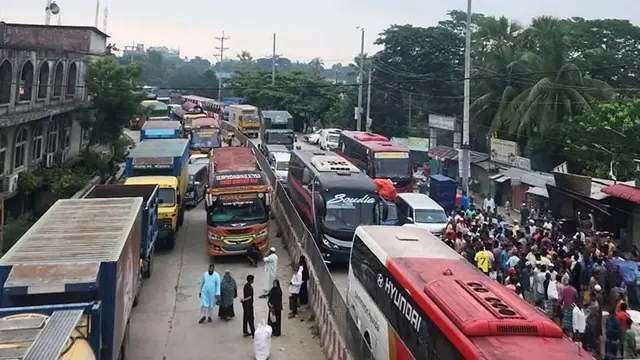 ঢাকা-চট্টগ্রাম মহাসড়কের কুমিল্লা অংশে ১৫ কিলোমিটার যানজট