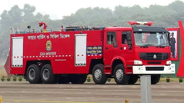 ডেমরায় কারখানায় আগুন, নিয়ন্ত্রণে ফায়ারের ৪ ইউনিট