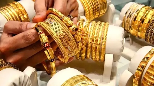 সোনার দাম ভরিতে একবারে কমলো ৫ হাজার ৪৮২ টাকা