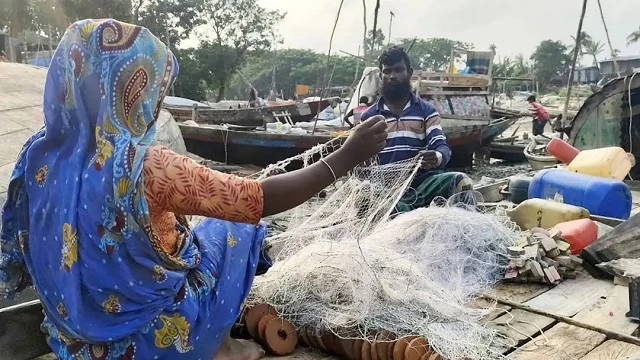 রাতে শেষ হচ্ছে নিষেধাজ্ঞা, কাল থেকে বাজারে মিলবে ইলিশ