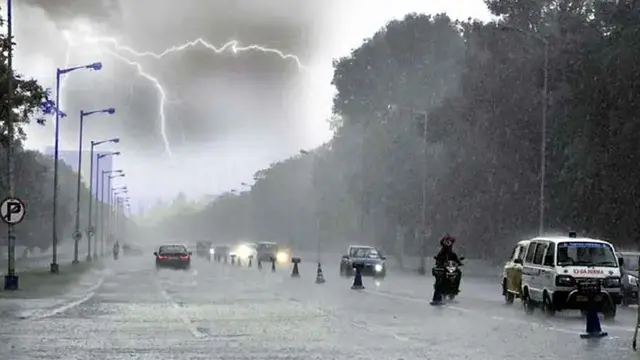 দেশের ১১ অঞ্চলে বজ্রবৃষ্টি ও ঝোড়ো হাওয়ার আভাস
