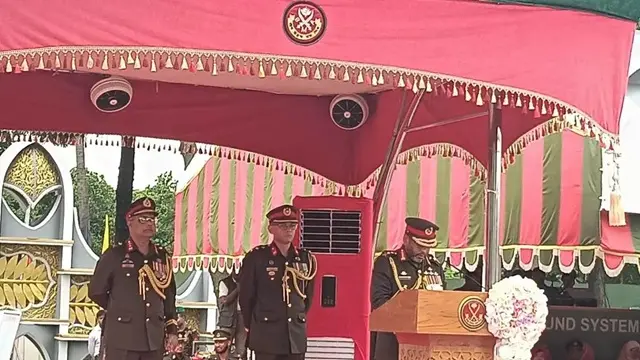 বিএমএতে ৯০তম দীর্ঘমেয়াদি কোর্সের কুচকাওয়াজ, কমিশন পেলেন ১৮৪ ক্যাডেট