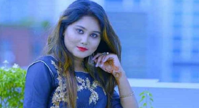 ব্যতিক্রমী গানে মুনিয়া মুন