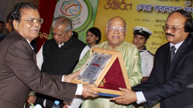 কে এই কাউছ মিয়া