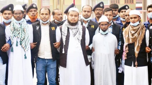 বঙ্গবন্ধুর ভাস্কর্য ভাঙচুর: দুই ছাত্র ৫ দিন ও ২ শিক্ষক ৪ দিনের রিমান্ডে