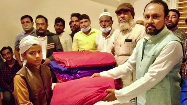 আড়াইহাজারে বিএনপি নেতা সুমনের উদ্যোগে শীতবস্ত্র বিতরণ