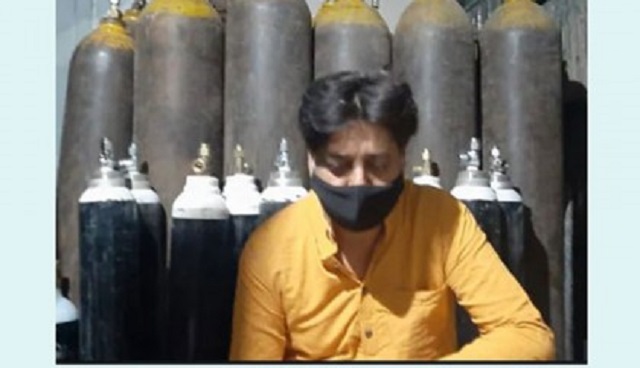 দিল্লির এক বাড়ি থেকেই ৪৮ অক্সিজেন সিলিন্ডার জব্দ
