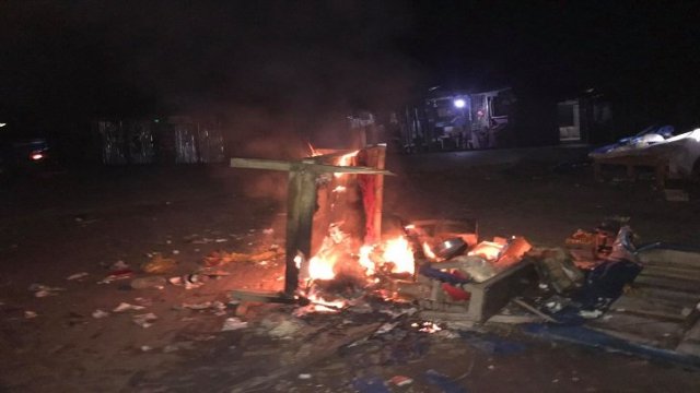 আ’লীগ প্রার্থীর পথসভায় গুলিবর্ষণ-বোমা হামলা