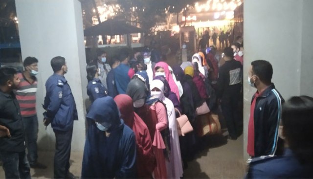 কক্সবাজারে কটেজে অভিযান, যৌনকর্মী-খদ্দেরসহ আটক ৫২