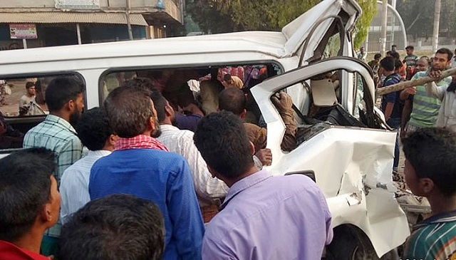 ফরিদপুরে পৃথক সড়ক দুর্ঘটনায় নিহত ৮