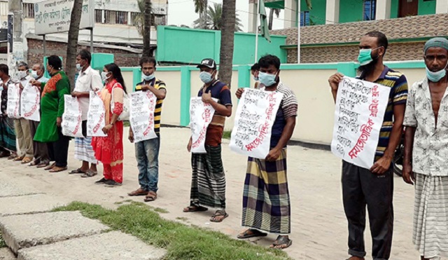 খাদ্য সহায়তার দাবিতে রিকশা চালকদের মানববন্ধন