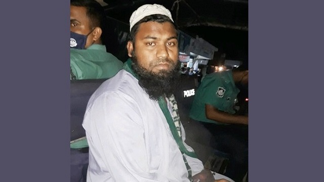 প্রধানমন্ত্রীর ছবি বিকৃত করে ফেসবুকে শেয়ার