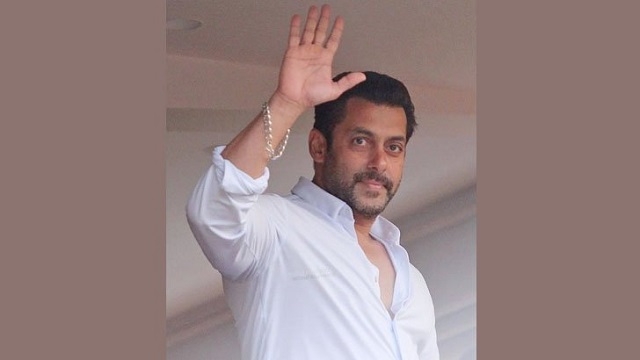 ডাক্তার-নার্সদের খাবারের দায়িত্ব নিলেন সালমান খান