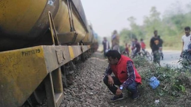 বগি লাইচ্যুত, সিলেটের সঙ্গে ট্রেন যোগাযোগ বন্ধ
