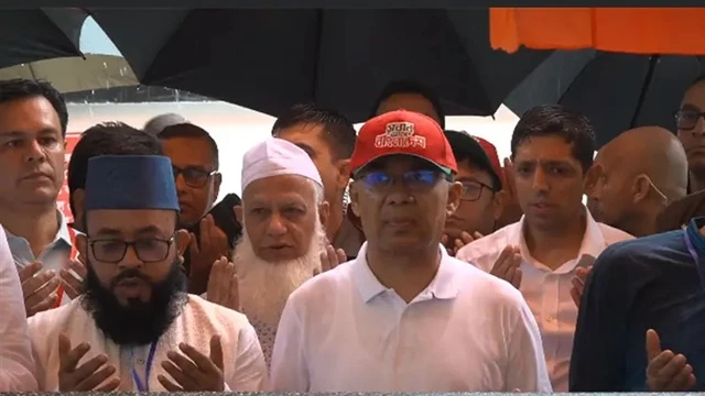 শাহজালালের কবর জিয়ারত করলেন প্রধানমন্ত্রী