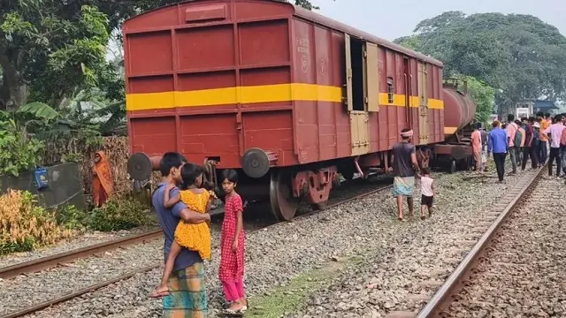 ঝিনাইদহে মালবাহী ট্রেনের বগি লাইনচ্যুত
