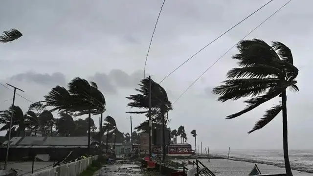 রাতের মধ্যে ১৮ অঞ্চলে ঝড়ের সতর্কতা