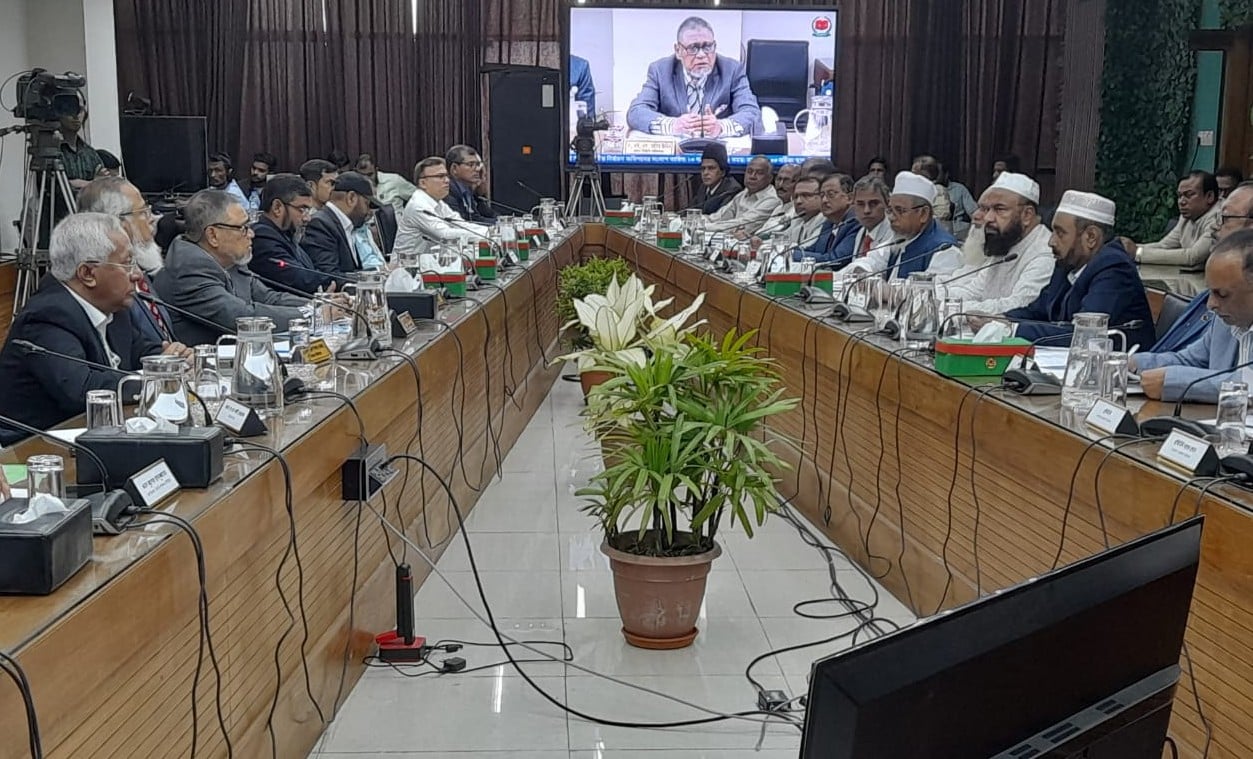 Commission will lose neutrality if players do not cooperate: CEC