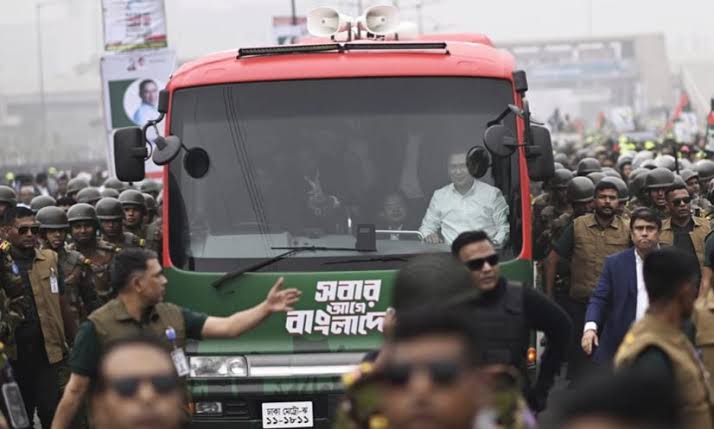 ঐতিহাসিক প্রত্যাবর্তন