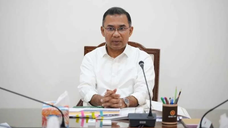 সচিবালয়ে ব্যস্ত সময় পার করছেন প্রধানমন্ত্রী