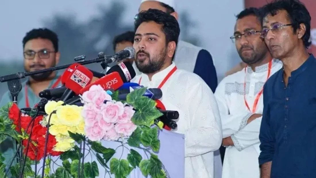 সংসদে নতুন রাষ্ট্রপতি নির্বাচনের আয়োজন করতে হবে: নাহিদ ইসলাম