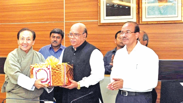 Bangladesh donates Bhutan medicines worth Tk 200m