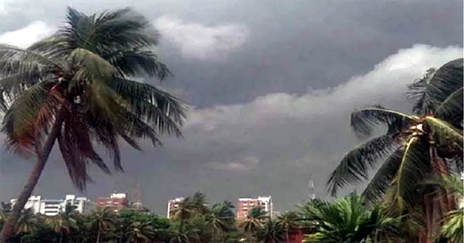 সতর্কতা জারি, ঢাকাসহ ৯ জেলায় ৬০ কিমি বেগে ঝড়ের পূর্বাভাস