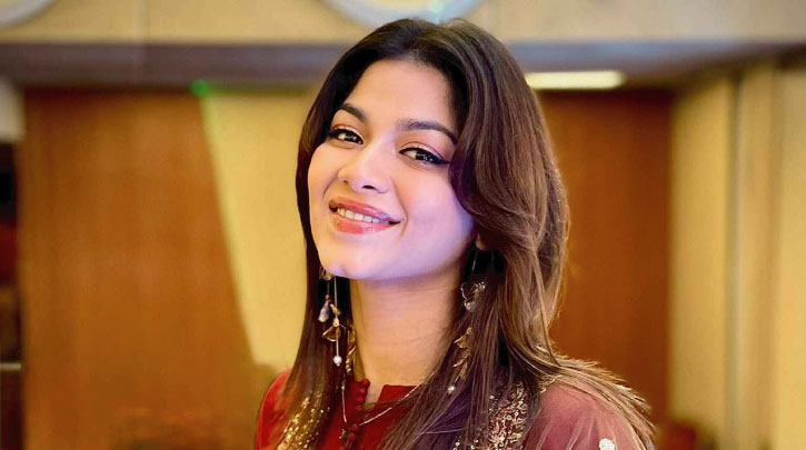 পারসা ইভানার অ্যাডভেঞ্চার ড্রিম: এবার বিমান থেকে লাফ দিতে চান
