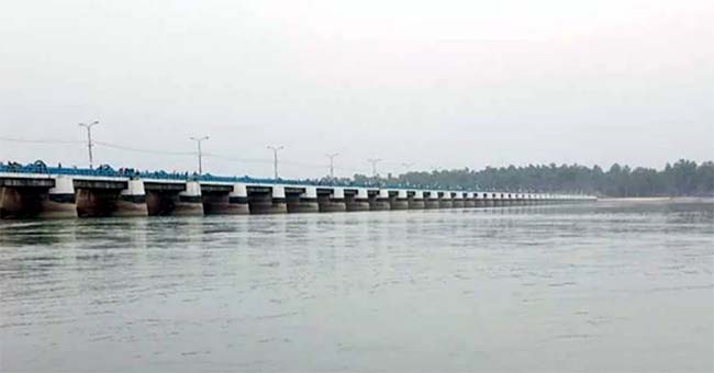 বাড়ছে তিস্তার পানি, খুলে দেওয়া হলো ৬ গেট