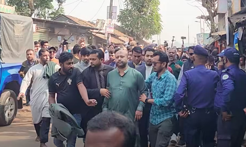 নিজ নির্বাচনী এলাকায় জনতার তোপের মুখে এবি পার্টির সাধারণ সম্পাদক ফুয়াদ