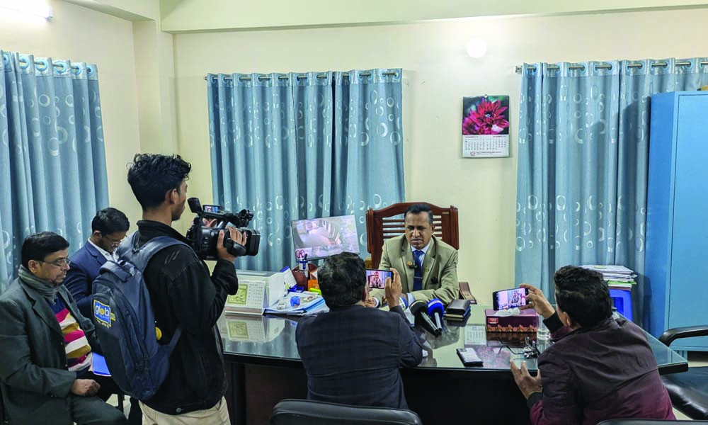 নোয়াখালী ডিপিএইচইতে ৫ কোটি টাকার পাইপ ১৯ লাখে বিক্রির অভিযোগ