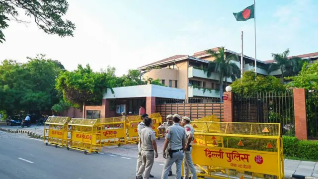 দিল্লিতে বাংলাদেশ হাইকমিশনের সব কনসুলার সেবা ও ভিসা প্রদান সাময়িক বন্ধ