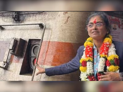 ভারতের প্রথম মহিলা ট্রেন চালক সুরেখা যাদব অবসর