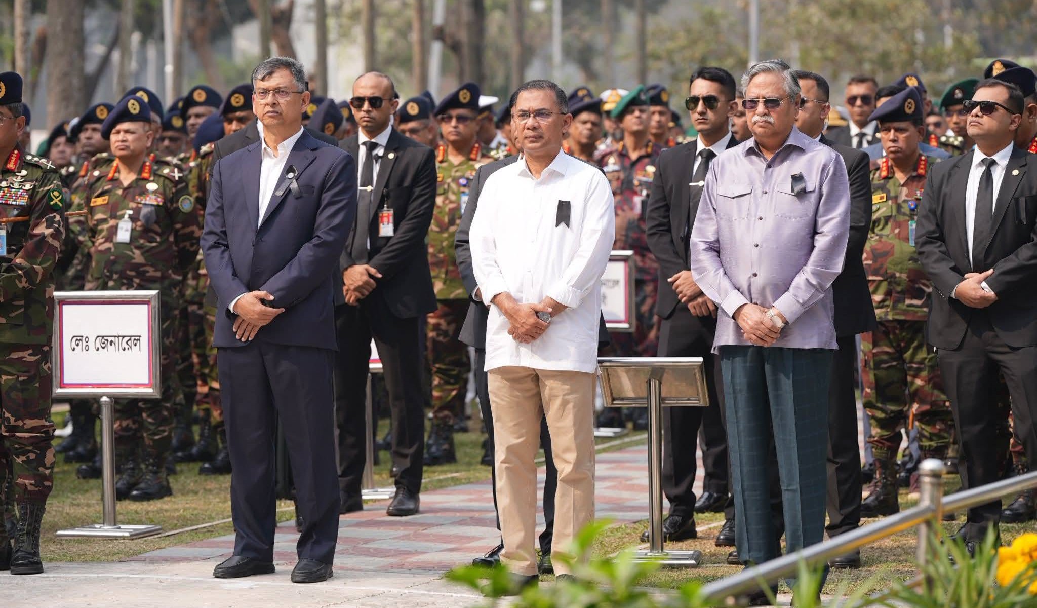 পিলখানায় নিহত সেনাদের প্রতি রাষ্ট্রপতি ও প্রধানমন্ত্রীর শ্রদ্ধা