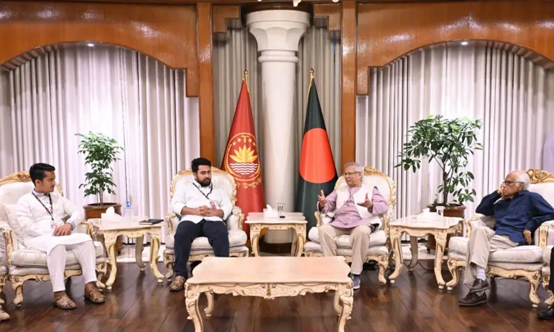 নির্বাচনের আগে প্রশাসনে ভাগ-বাটোয়ারা করছে বড় দলগুলো: নাহিদ ইসলাম