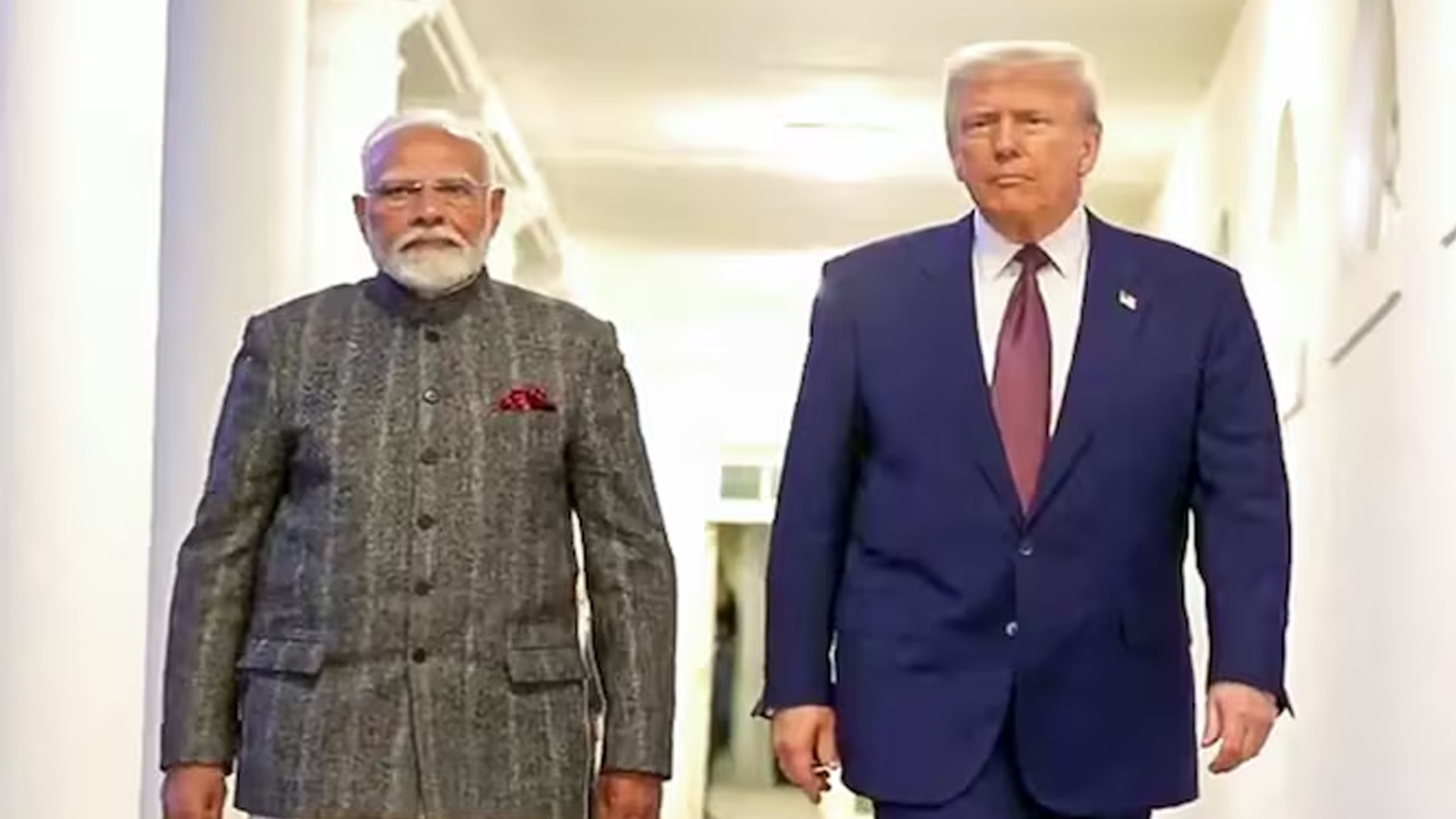 রাশিয়ার তেল কেনা বন্ধ না করলে ভারতীয় পণ্যের শুল্ক বাড়বে