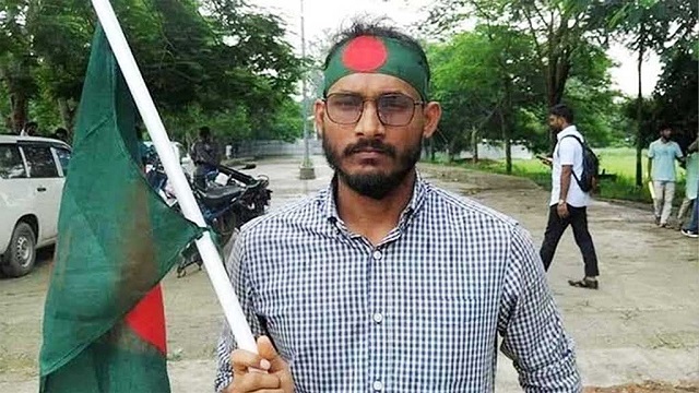 আবু সাঈদ এক বছর পর: বুক চিতিয়ে থাকা ছেলেটার বিচার এখনো দূরে, মায়ের কান্না