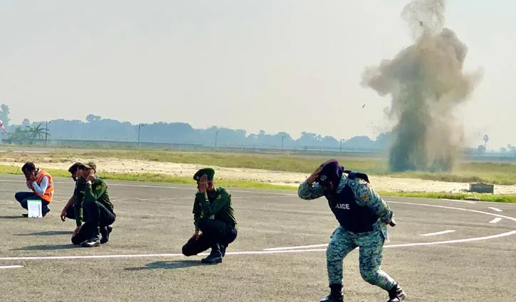 রাজশাহীর শাহমখদুম বিমানবন্দরে আন্তর্জাতিক মানদণ্ডে পূর্ণাঙ্গ নিরাপত্তা মহড়া অনুষ্ঠিত