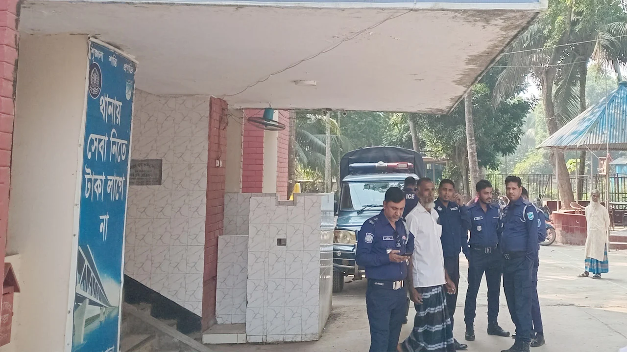 ফরিদপুরে গরু চুরির অভিযোগে বিএনপি নেতাসহ পাঁচজন গ্রেপ্তার