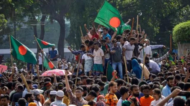 এক বছর পর বাংলাদেশ: পতনের পরও কেন আসেনি স্থিতিশীলতা?