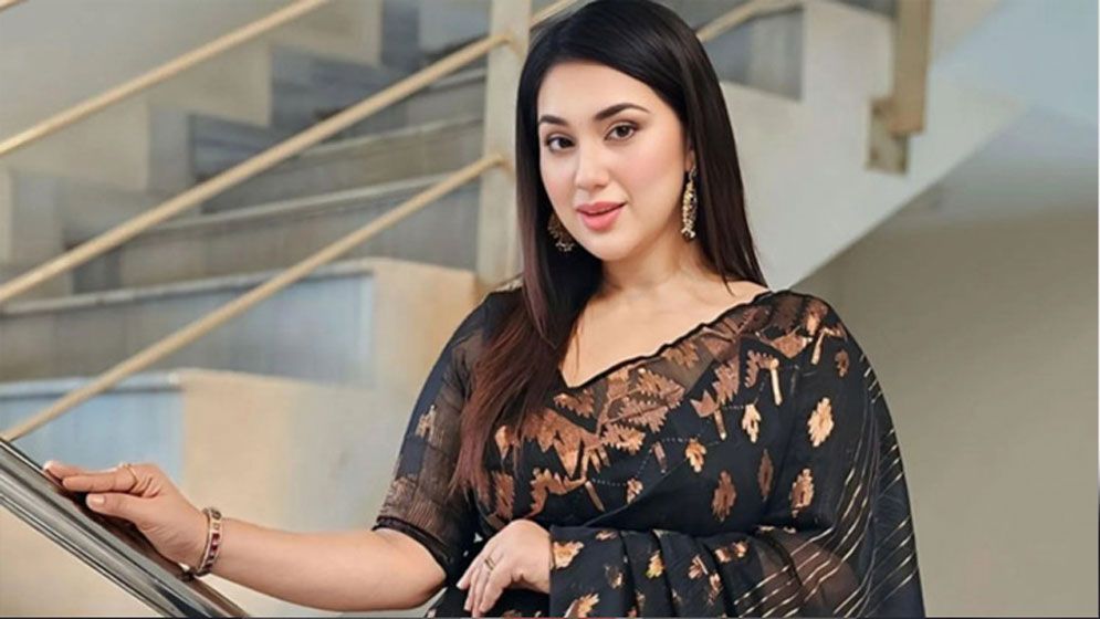 ভক্তদের ভালোবাসায় অভিভূত অপু বিশ্বাস