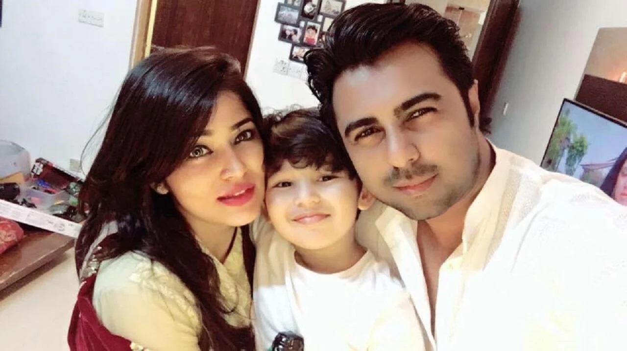 বড় ছেলে’ খ্যাত অভিনেতা অপূর্ব পরিবারের সঙ্গে সময় কাটাচ্ছেন