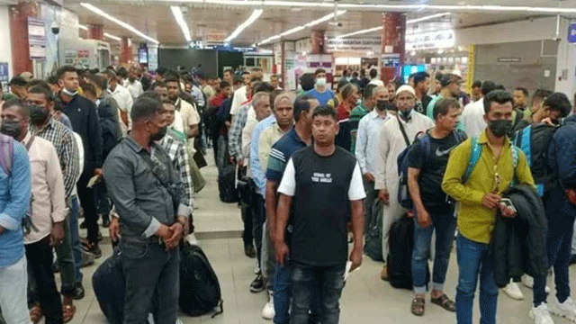 লিবিয়া থেকে ফিরলেন আরও ১২৩ বাংলাদেশি