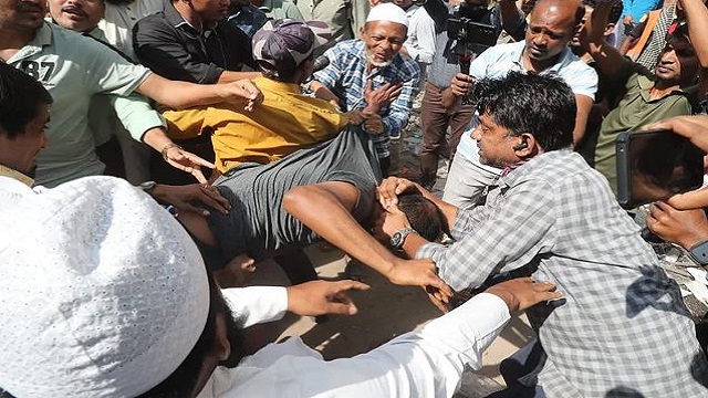 ‌‘জয় বাংলা’ স্লোগান দেওয়ায় গণপিটুনি, পুলিশে সোপর্দ