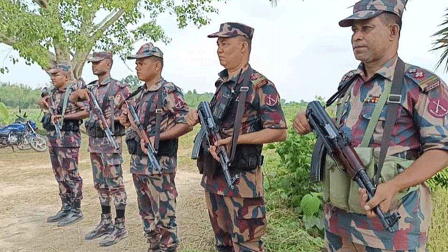 সীমান্তে ‘পুশ-ইন’ ঠেকাতে বিজিবির টহল জোরদার