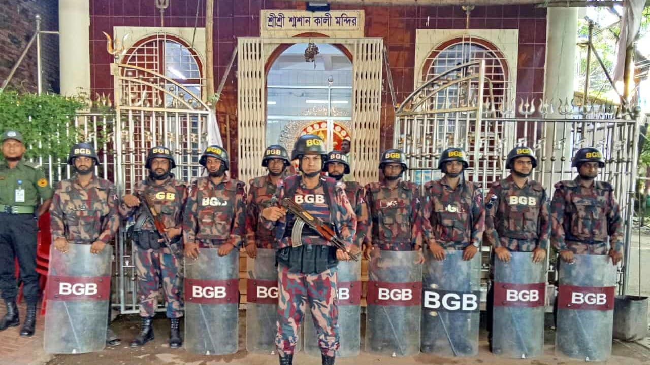 বিজিবির ৪৩০ প্লাটুনের দায়িত্ব: দুর্গাপূজায় শান্তিপূর্ণ উদযাপন নিশ্চিত